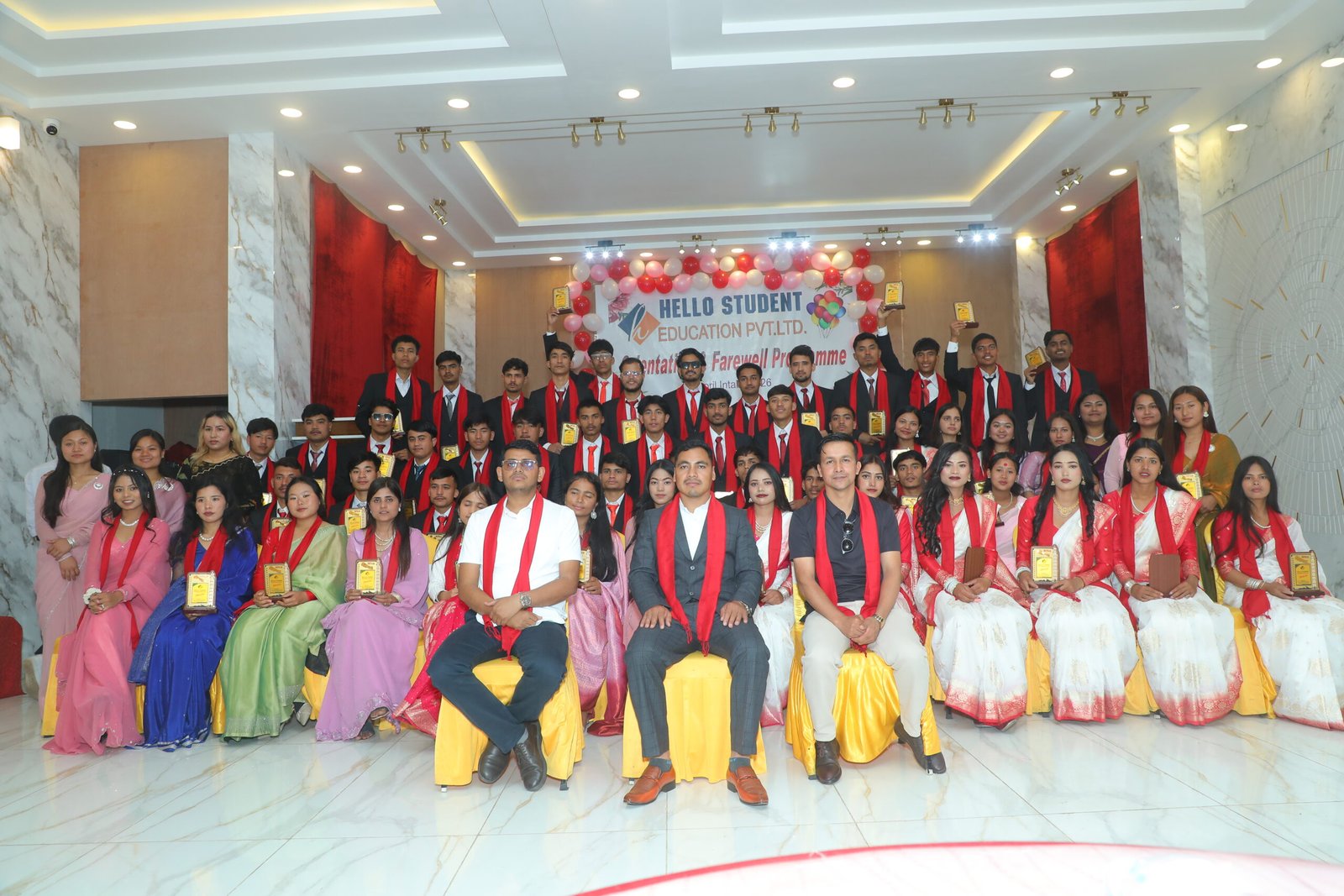 हेल्लो स्टुडेन्ट कन्सल्टेन्सीद्वारा जापान जान लागेका विद्यार्थीहरूलाई भव्य बिदाइ