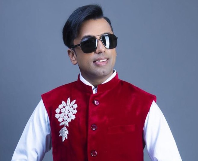 लुम्बिनी प्रदेश स्तरिय महोत्सव सोमवार कृषी प्रदर्शनीसँगै गायक खुमन अधिकारीको प्रस्तुति