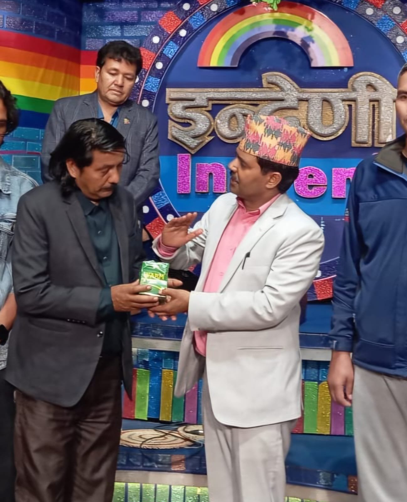 पहल थिएटर टिम इन्द्रेणी कार्यक्रममा, सामुदायिक कलाघर निर्माण अभियानलाई सहयोग जुटाउँदै