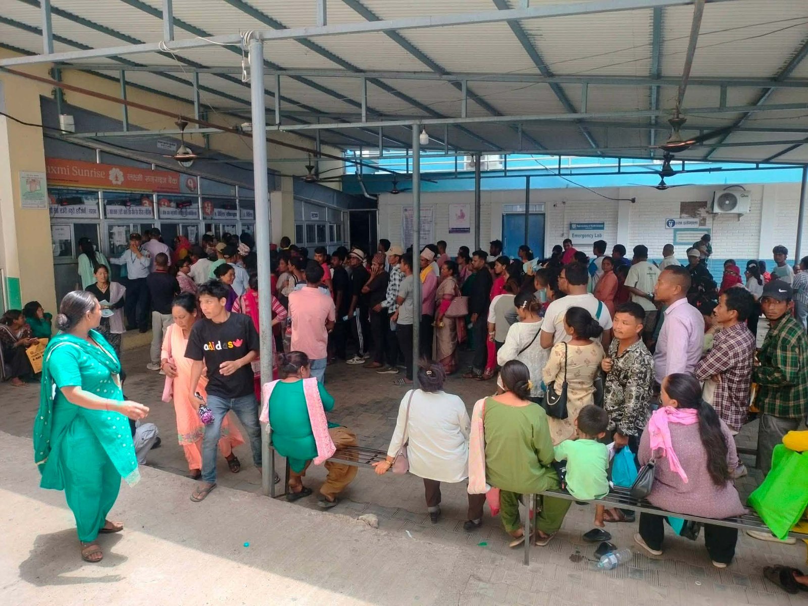 प्रतिष्ठानमा एकैदिन १२ सय बढी बिरामीले लिए उपचार सेवा 
