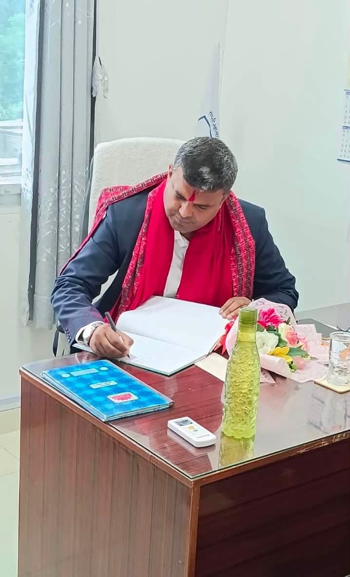 राप्ती स्वास्थ्य विज्ञान प्रतिष्ठानका उपकुलपतिद्वारा पदभार ग्रहण