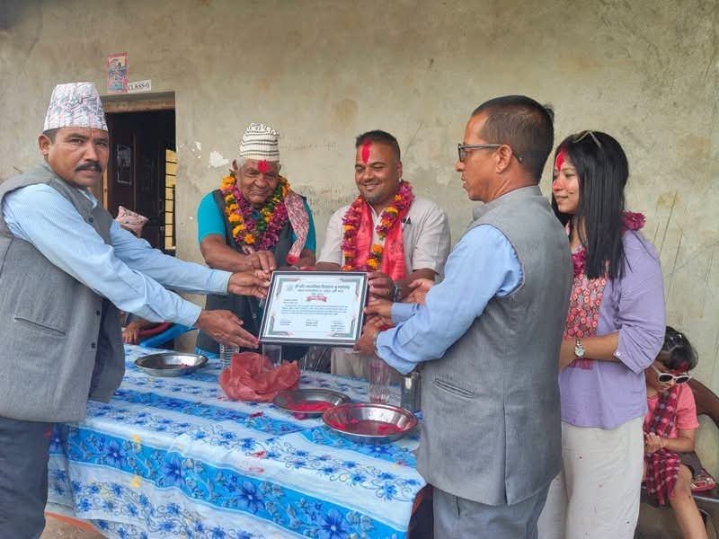 दिवंगत आमाको स्मृतिमा श्रीकोट माविमा रु. १ लाख १६ हजारको अक्षयकोष स्थापना