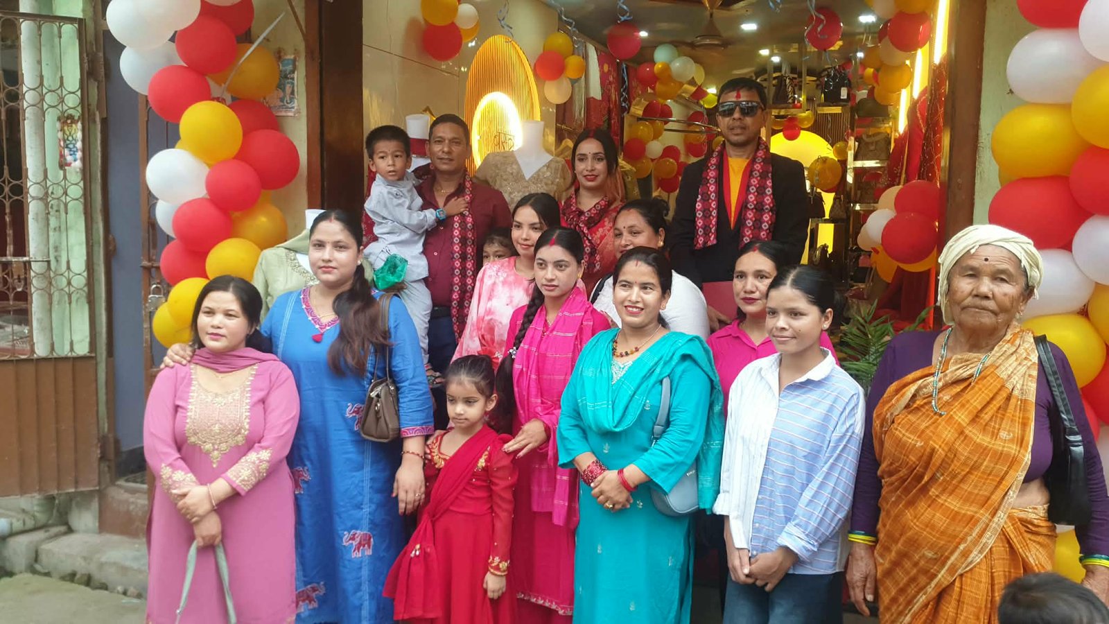 महिलाहरूलाई लक्षित ‘वस्त्र बाई आशा’ रेडिमेड कपडा तथा ब्याग–जुत्ता पसल सञ्चालन