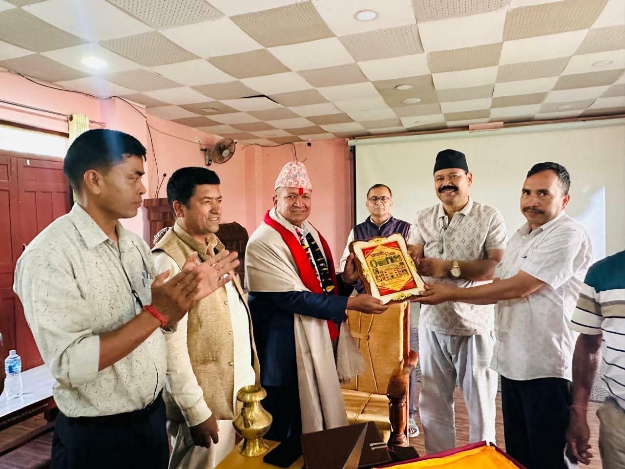 पूर्व प्रमुख प्रशासकीय अधिकृत कर्णबहादुर नेपालीलाई दंगीशरणमा बिदाइ